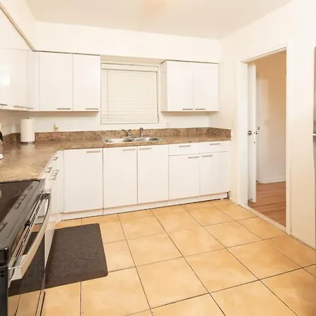 Modern 5 Bedroom Miami Home 15 Min To The Beach Exterior photo